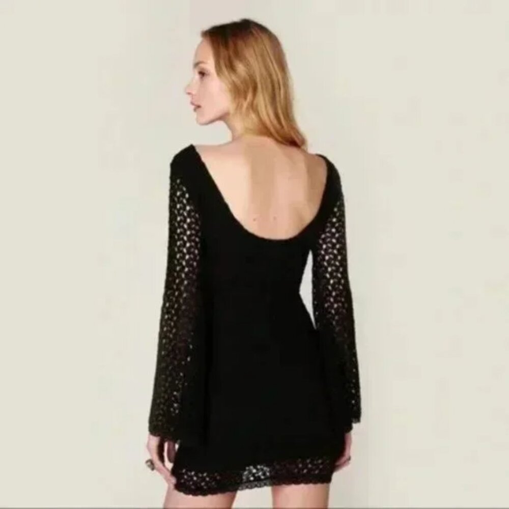 Free People Gypsy Lace Crochet Mini Dress XS Black Bell Sleeve Bodycon - Picture 3 of 8